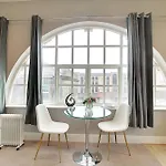 2 Bed Spacious Apt, Conference Centre *