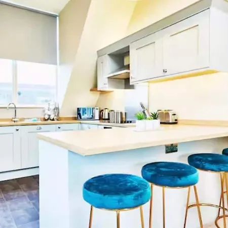 2 Bed Spacious Apt, Conference Centre * הרוגייט