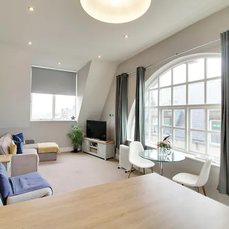 2 Bed Spacious Apt, Conference Centre הרוגייט