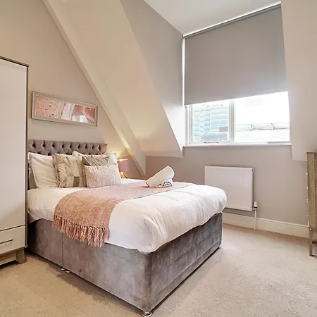 2 Bed Spacious Apt, Conference Centre Apartamento