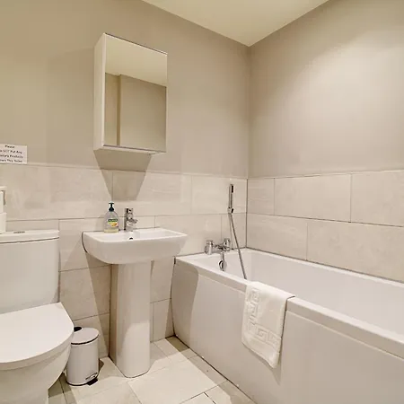 2 Bed Spacious Apt, Conference Centre *