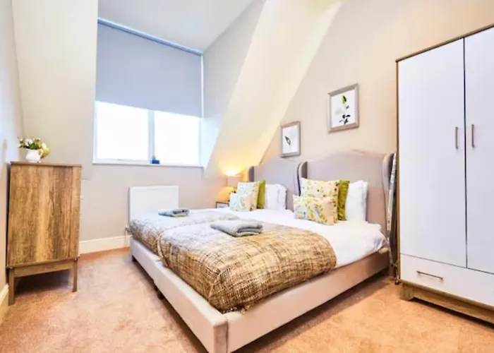 2 Bed Spacious Apt, Conference Centre