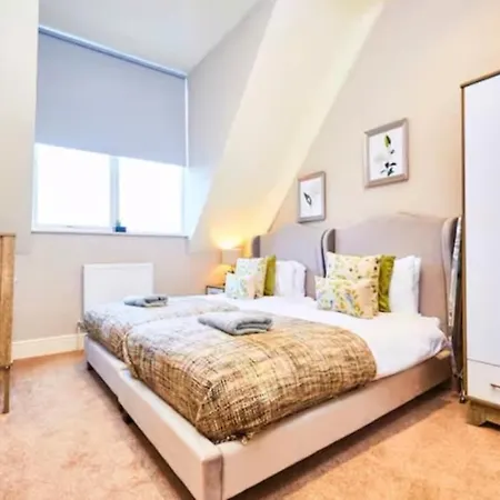 2 Bed Spacious Apt, Conference Centre